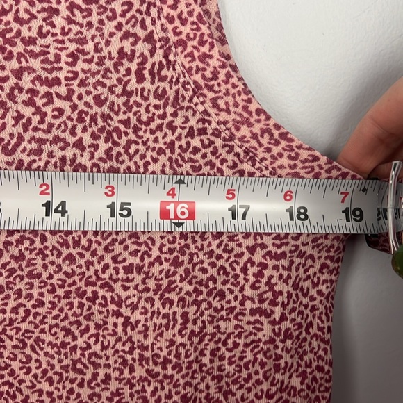 Athleta medium leopard print crewneck sleeveless tank - Picture 6 of 8